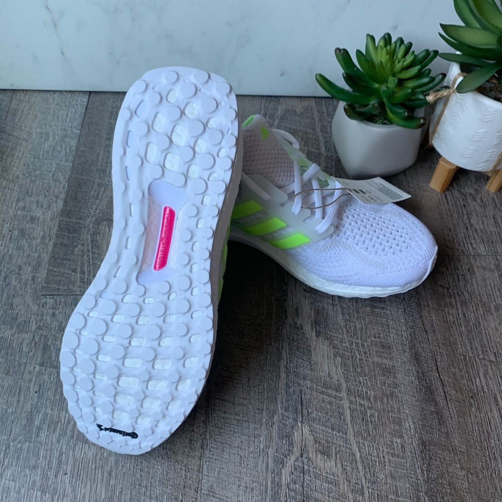 adidas UltraBOOST 5.0 “Glow in the Dark” - Picture 10 of 10